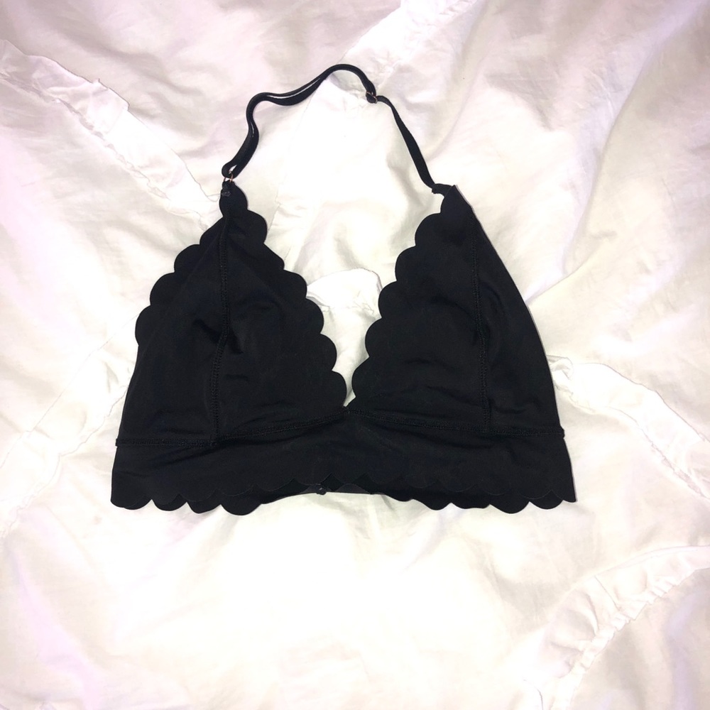 UO BLACK SCALLOPED HALTER BRALETTE